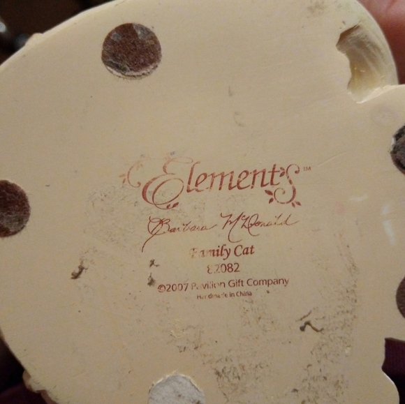 Elements 8" Family Cat figurine 2007. 82082 Barbra Mcdonald - Picture 2 of 2